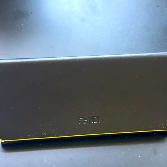 🕶️✨FENDI CAT EYE SUNGLASSES ✨🕶️ - Picture 5 of 5